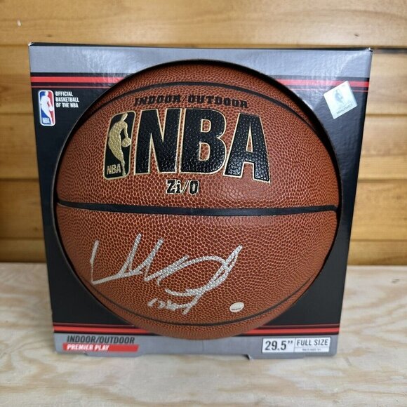 CHARLES OAKLEY Signed NBA Basketball Steiner Hologram versions Verification - Picture 1 of 3